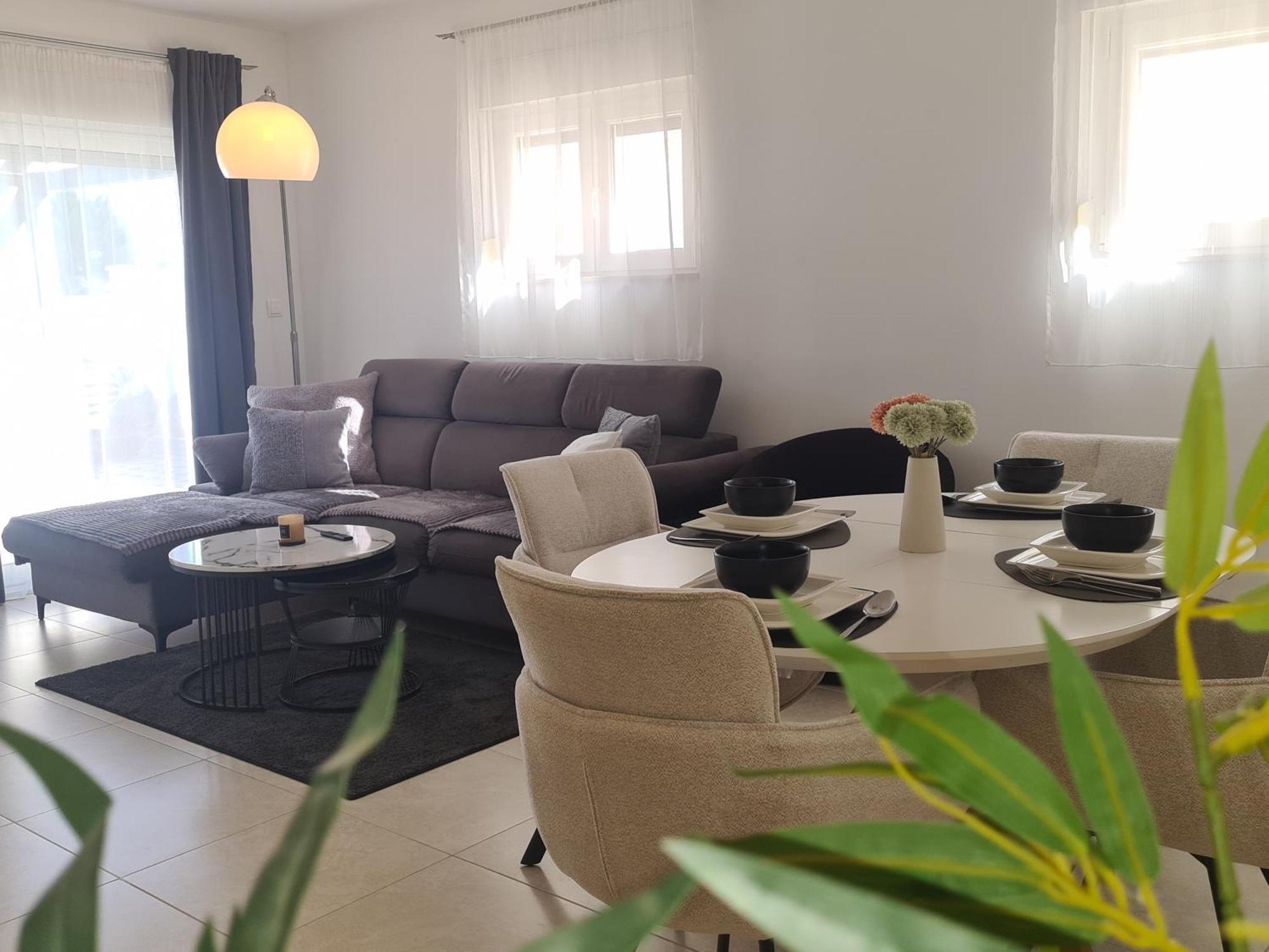 Modern Apartment Near The Sea-Mise تروغير المظهر الخارجي الصورة
