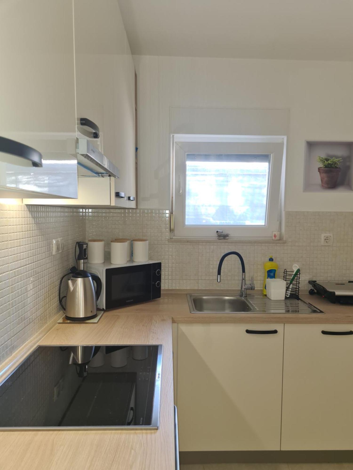Modern Apartment Near The Sea-Mise تروغير المظهر الخارجي الصورة
