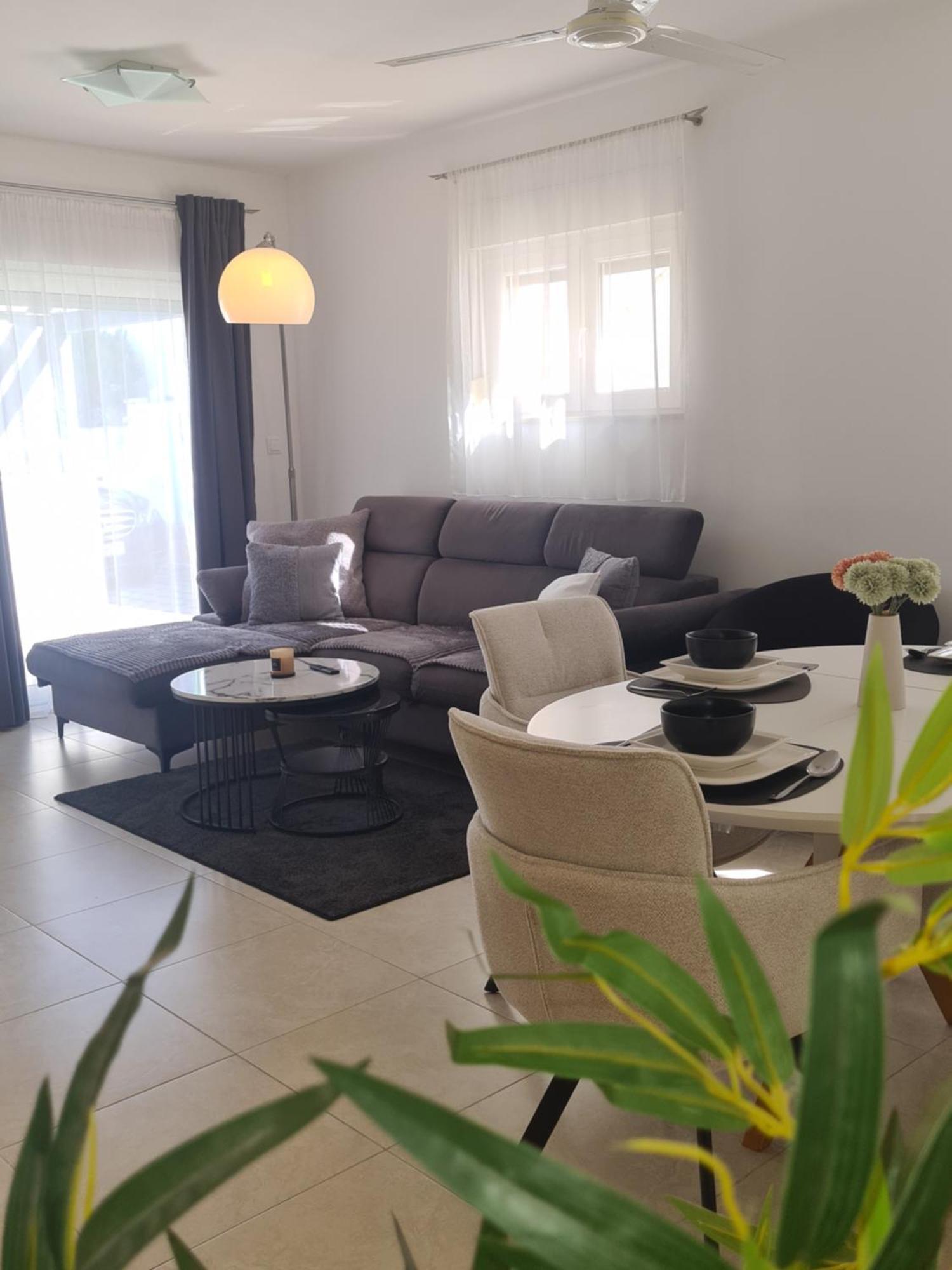 Modern Apartment Near The Sea-Mise تروغير المظهر الخارجي الصورة