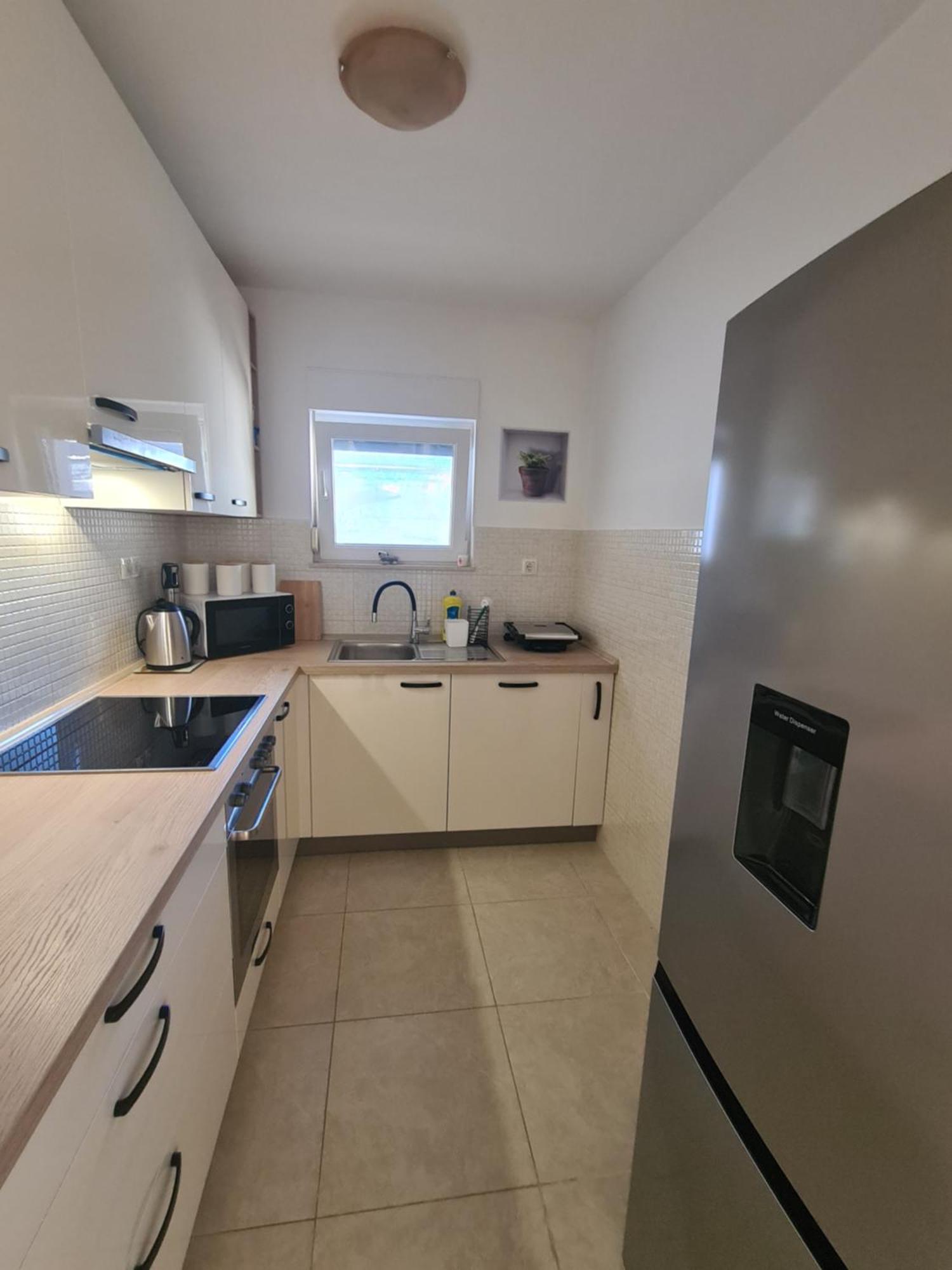 Modern Apartment Near The Sea-Mise تروغير المظهر الخارجي الصورة